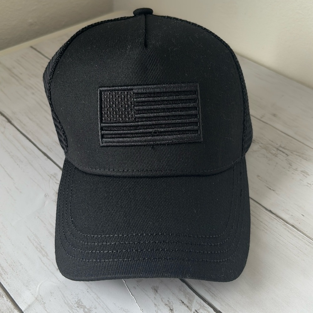 Black American Flag SnapBack Trucker Hat- New